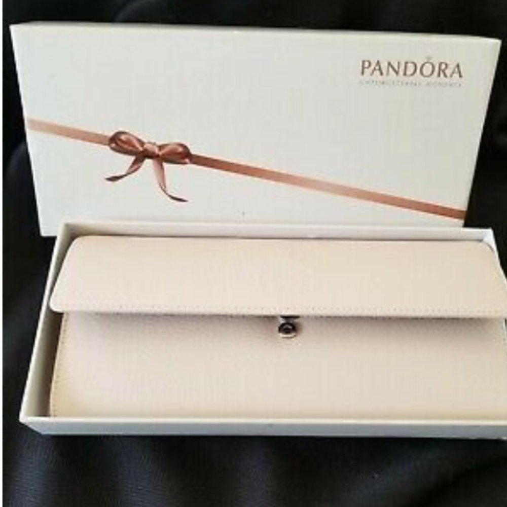 PANDORA UNFORGETTABLE MOMENTS JEWELRY CLUTCH